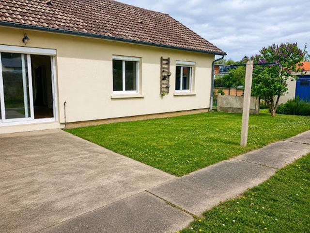 Location Pavillon 3 pièces 74 m2 Mamers