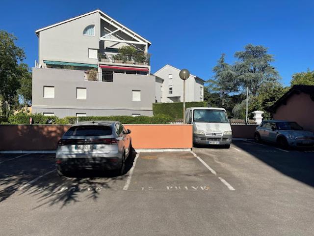 Location Place de parking 0 m2 Caluire et Cuire