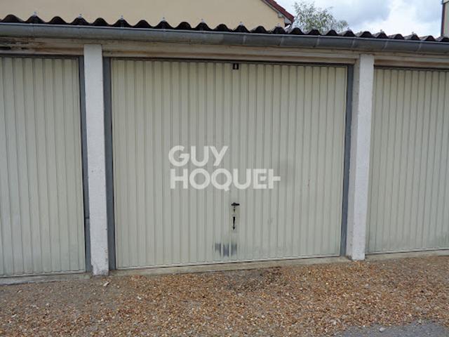 Location Place de parking 12.5 m2 Chartres