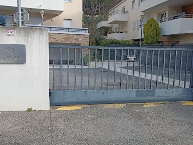 Location Place de parking 0 m2 Cuers