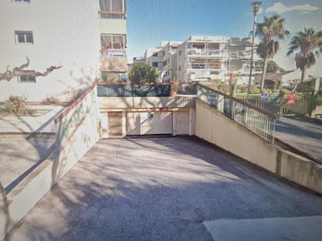 Location Place de parking 0 m2 Le Lavandou