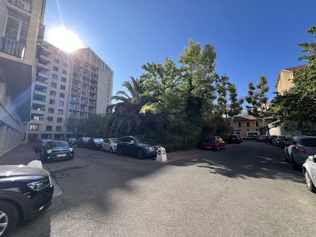 Location Place de parking 0 m2 Marseille 8ème