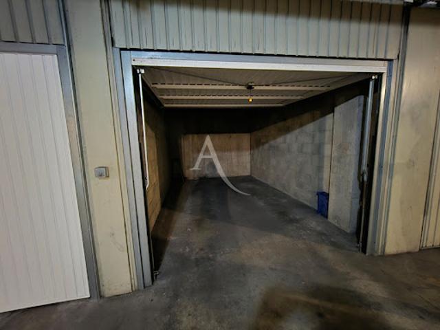 Location Place de parking 0 m2 Nimes