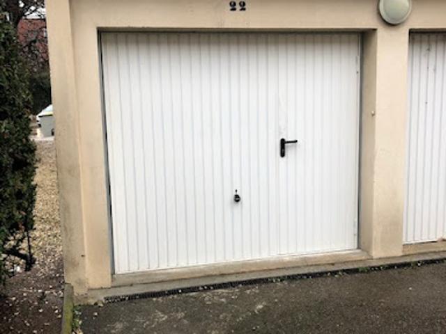 Location Place de parking 0 m2 Saint Julien les Villas