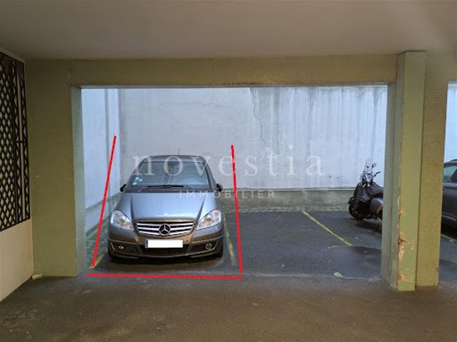 Location Place de parking 0 m2 Paris 8ème