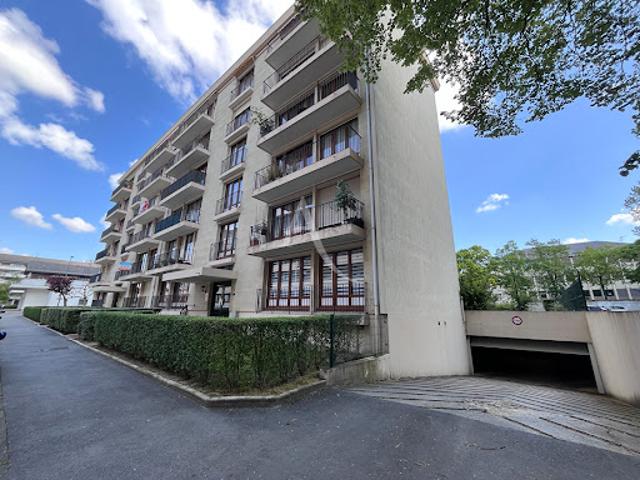 Location Place de parking 0 m2 Reims