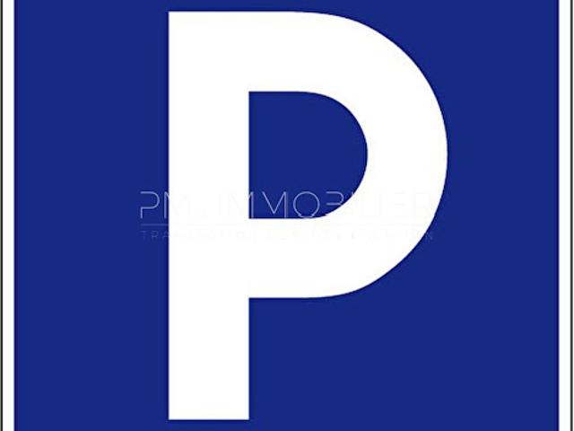 Location Place de parking 15 m2 Aubagne