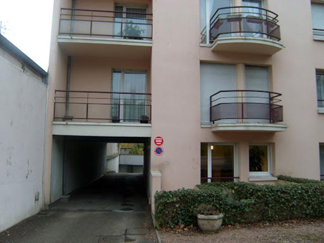 Location Place de parking 15 m2 Auxerre