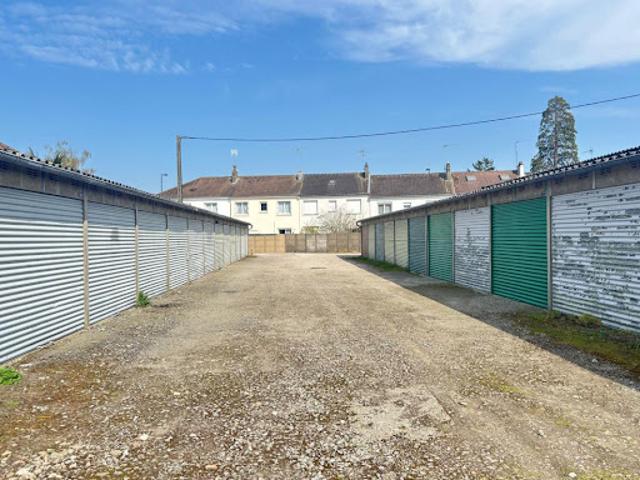 Location Place de parking 15 m2 Alençon