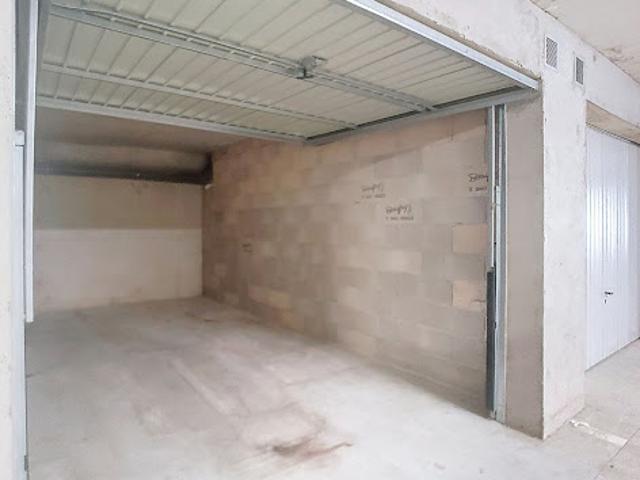 Location Place de parking 15 m2 Châteauneuf les Martigues