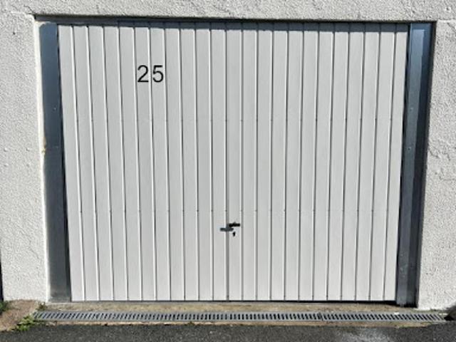 Location Place de parking 15 m2 Chinon