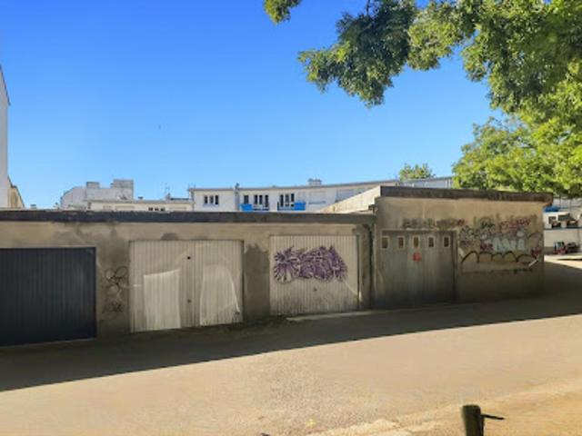 Location Place de parking 15 m2 Lorient