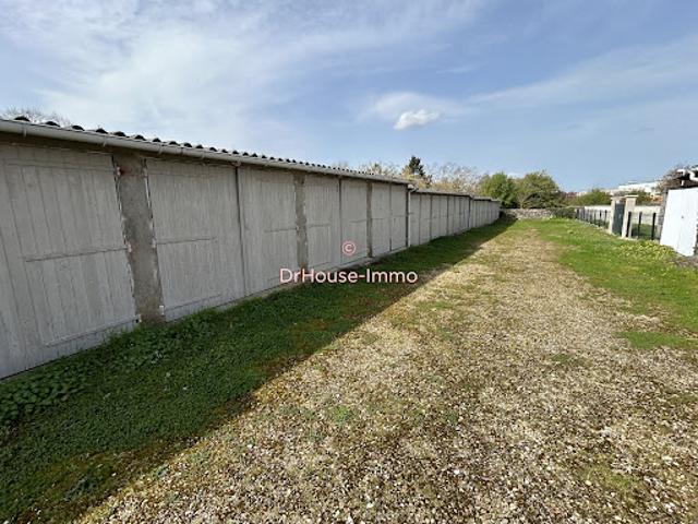 Location Place de parking 15 m2 Poitiers
