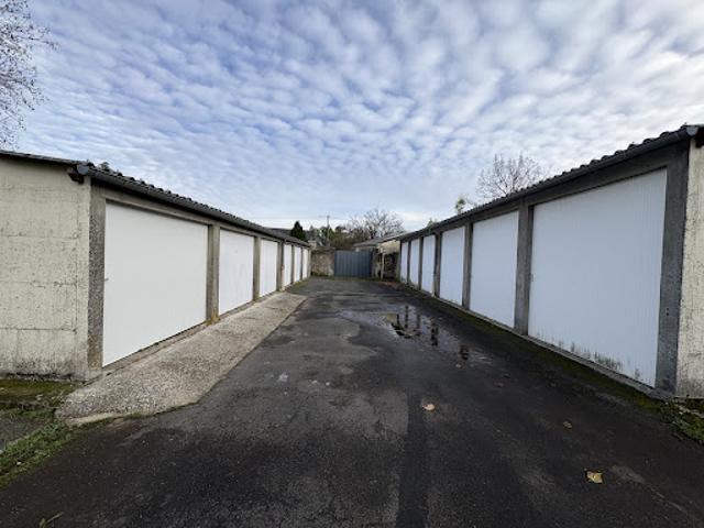 Location Place de parking 10 m2 Doué en Anjou