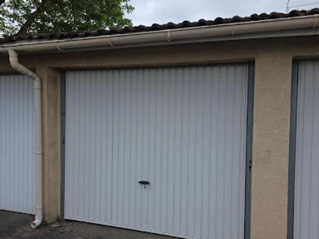 Location Place de parking 12 m2 Nemours