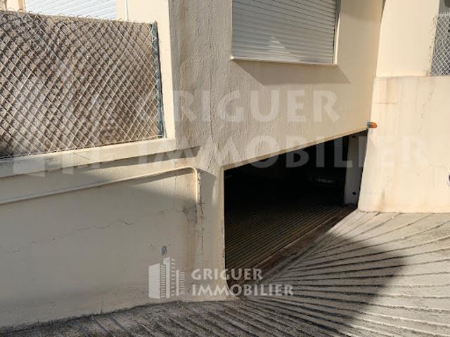 Location Place de parking 12 m2 Nice
