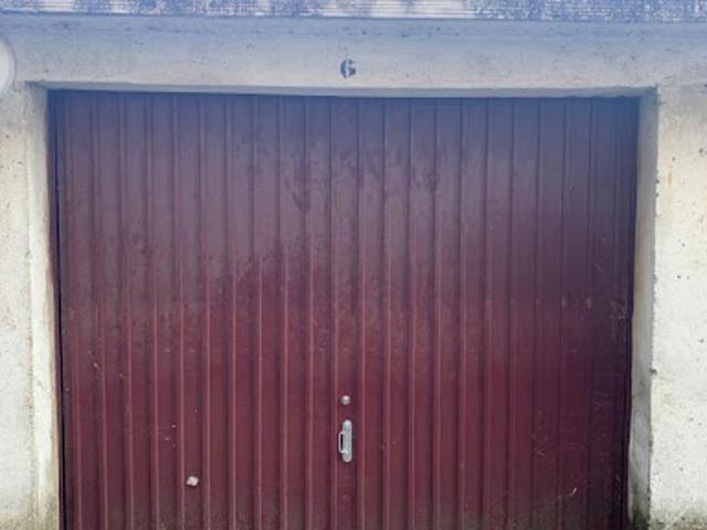 Location Place de parking 12 m2 Oullins