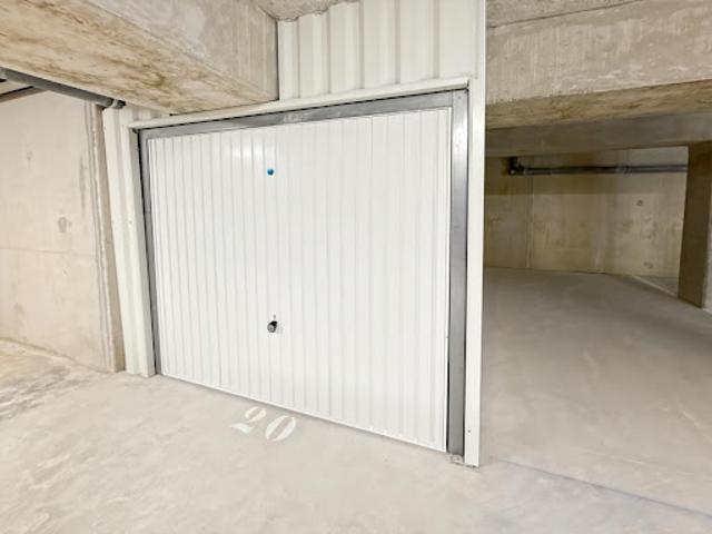 Location Place de parking 12 m2 Orleans