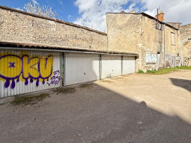 Location Place de parking 12 m2 Orleans