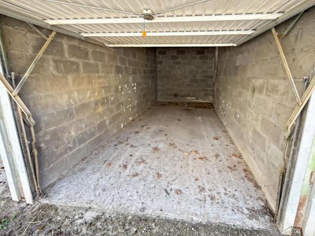 Location Place de parking 12 m2 Orleans