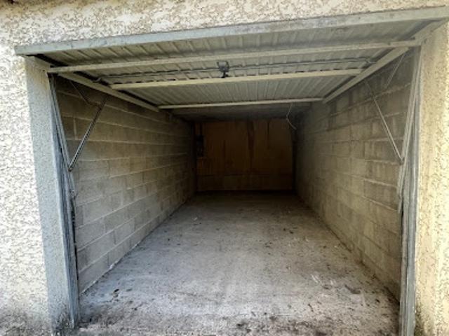 Location Place de parking 12 m2 Beziers