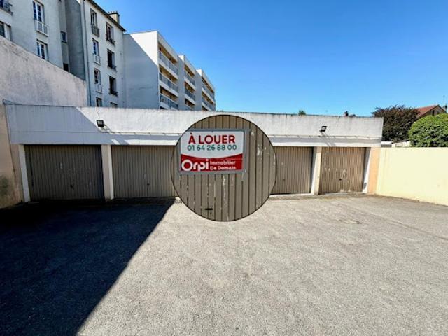 Location Place de parking 12 m2 Chelles