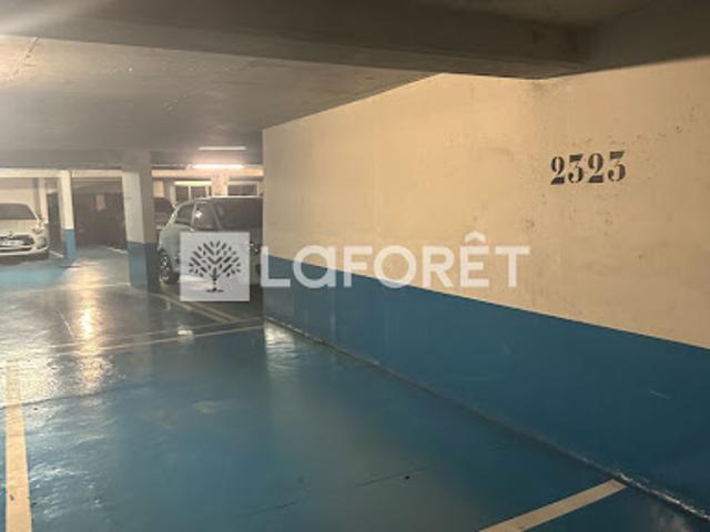 Location Place de parking 12 m2 Clichy