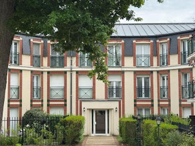 Location Place de parking 12 m2 Fontainebleau