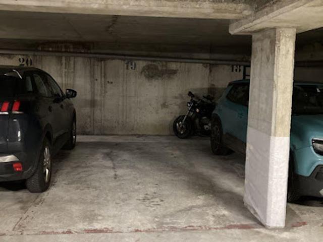 Location Place de parking 12 m2 Garches