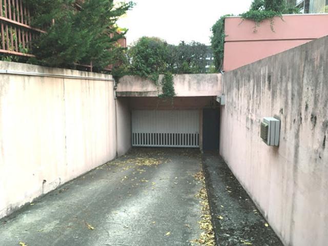 Location Place de parking 12 m2 Lyon 7ème