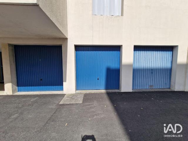 Location Place de parking 12 m2 La source