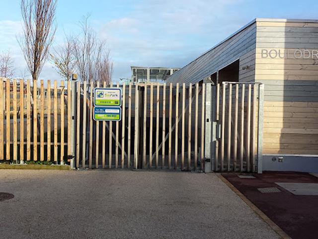 Location Place de parking 12 m2 Pantin