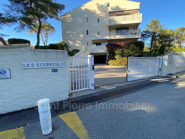 Location Place de parking 12 m2 Saint raphael