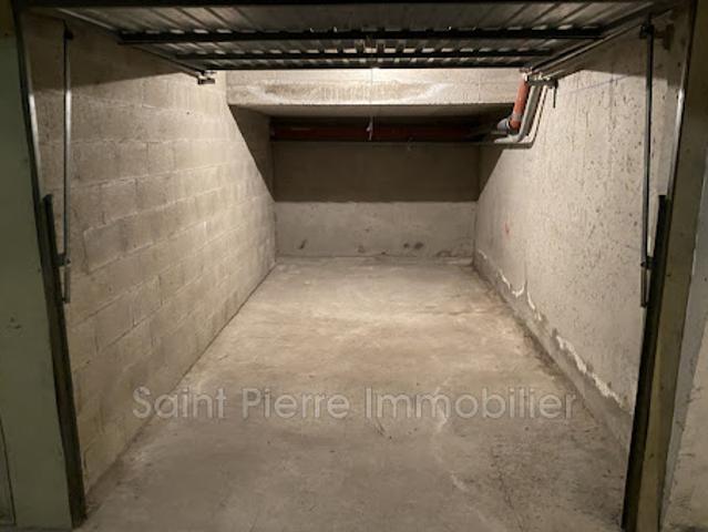 Location Place de parking 12 m2 Saint raphael