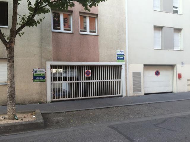 Location Place de parking 12 m2 Villeurbanne