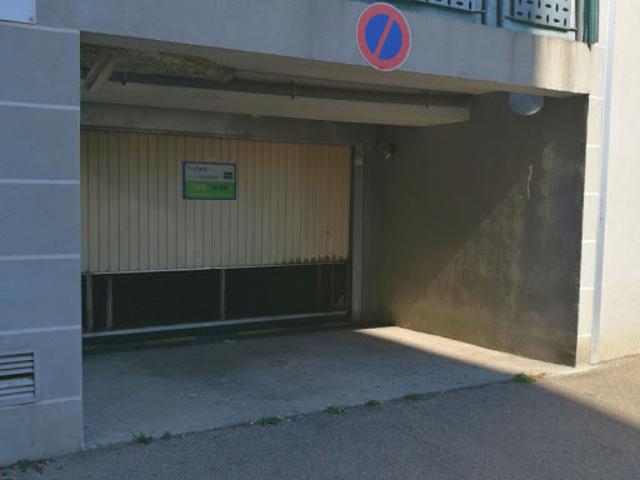 Location Place de parking 12 m2 Villeurbanne