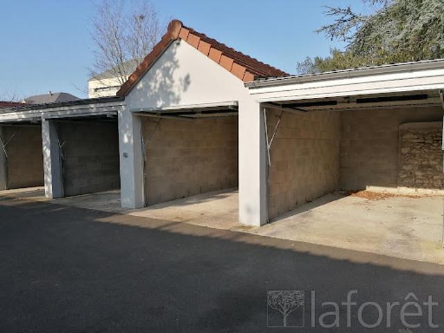 Location Place de parking 13 m2 Dammarie les Lys
