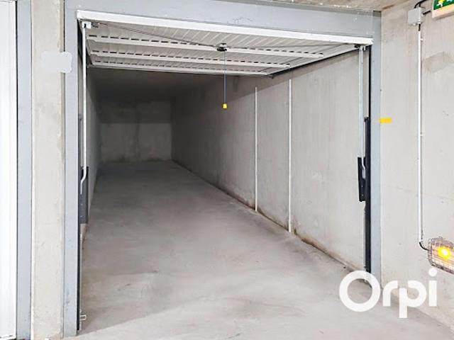 Location Place de parking 26 m2 Porto Vecchio