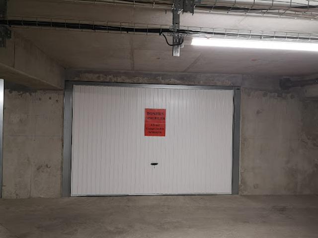 Location Place de parking 22 m2 Villeneuve les avignon