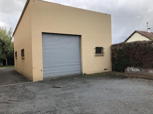 Location Place de parking 80 m2 Vierzon