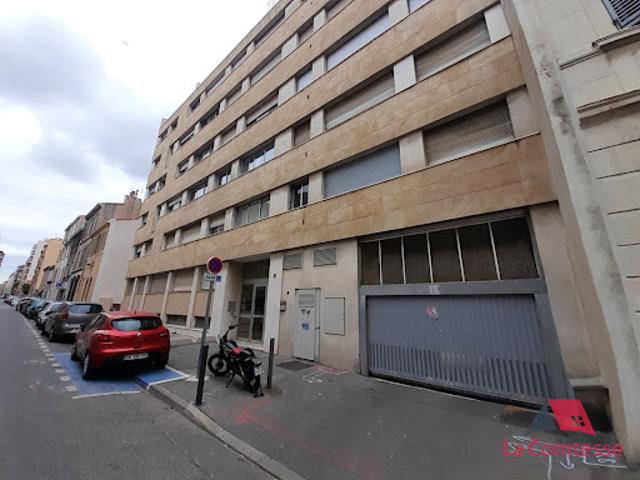 Location Place de parking 8 m2 Marseille 4ème