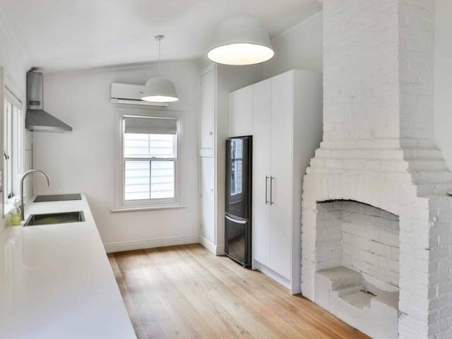 LOCATION PLUS MOUNT EDEN
