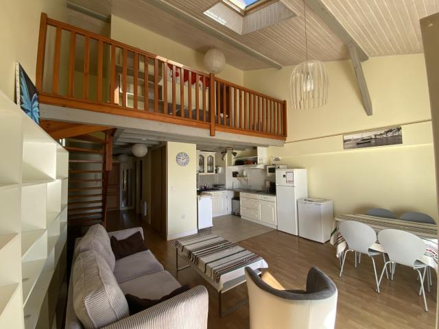 Location Proche de St Jean Pied de Port, apt T3 meublé en 1er étage. | ERLEA IMMOBILIER