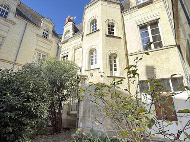 Location Propriété 10 pièces 400 m2 Saumur