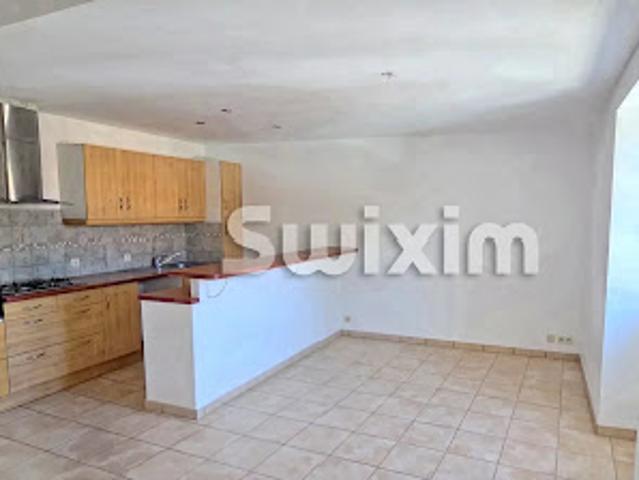 Location Propriété 4 pièces 84.75 m2 Caderousse