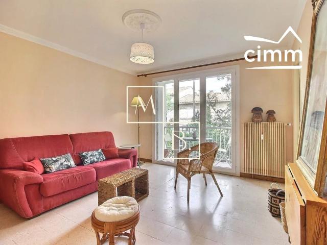 LOCATION Prés d'Arènes T3 meublé 53m2 Balcons + Garage + Cave