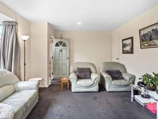 LOCATION, PRIVACY BACK SECTION WITH COMFORT