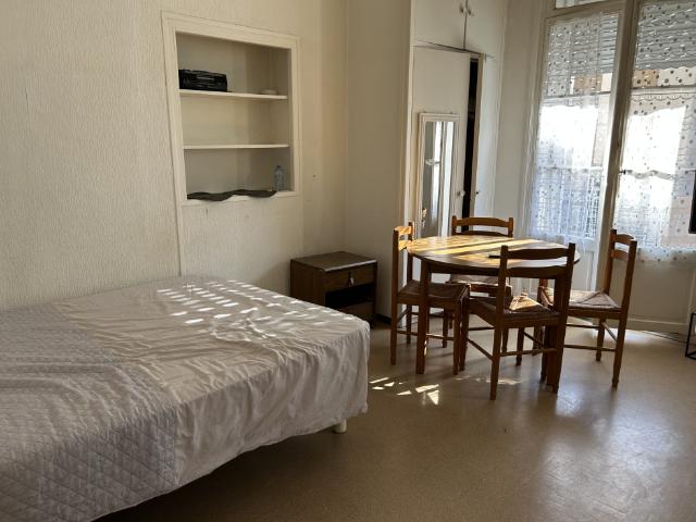 Location REF 0046 STUDIO MEUBLE EN CENTRE VILLE | Clémenceau Gestion Immobilière