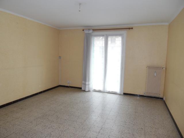 Location REF 072 CENTRE VILLE TYPE F2 | Clémenceau Gestion Immobilière
