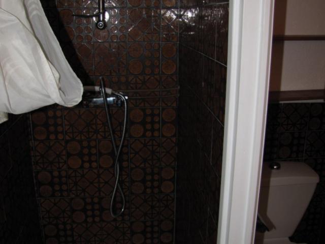 Location REF 43 STUDIO SEMI MEUBLE RUE DES THERMES CENTRE VILLE | Clémenceau Gestion Immobilière
